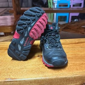 Columbia hiking shoes